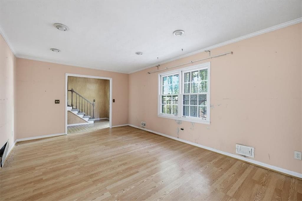 3 bedroom, 2 bathroom, 1,645 sq ft single family residence for sale at 3594 Ale Circle, East Point, GA 30344 — photo 8