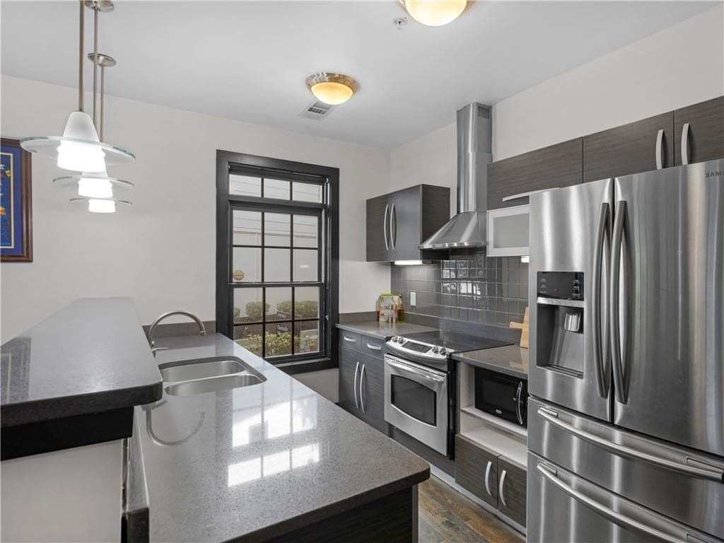 1 bedroom, 1 bathroom, 1,031 sq ft condominium under contract at 1300 Dekalb #711 Avenue, Atlanta, GA 30307 — photo 7