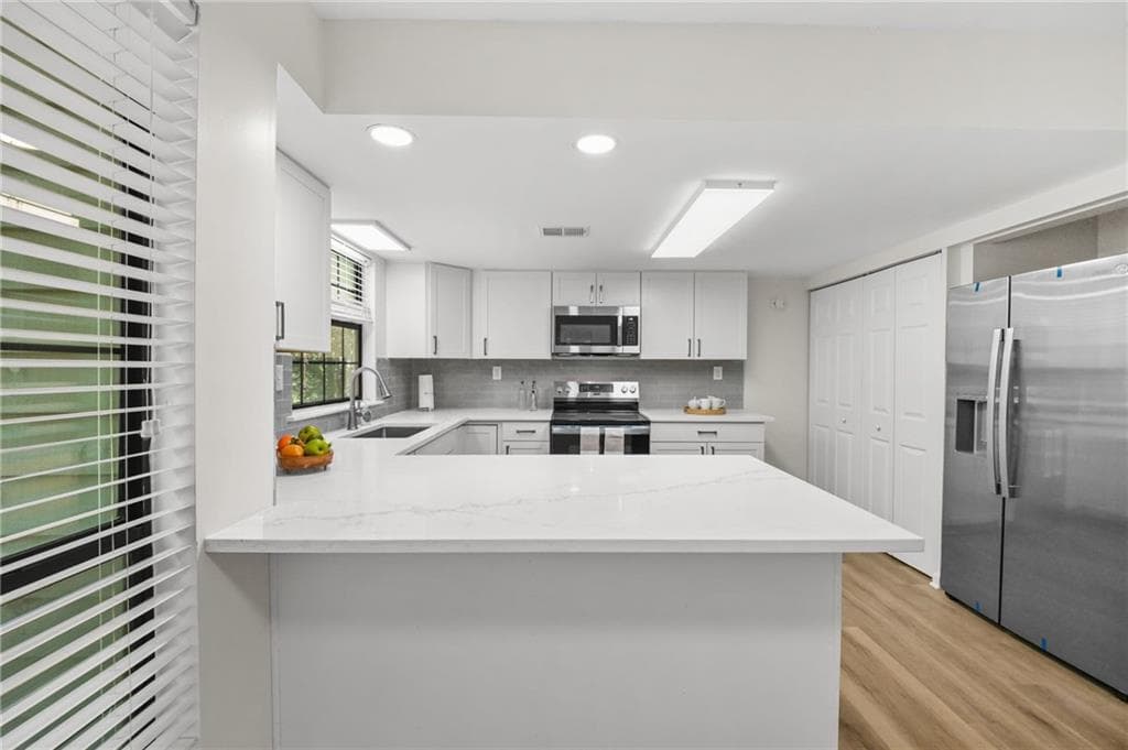 2 bedroom, 4 bathroom, 1,708 sq ft townhouse for sale at 3038 Steeplechase, Alpharetta, GA 30004 — photo 5