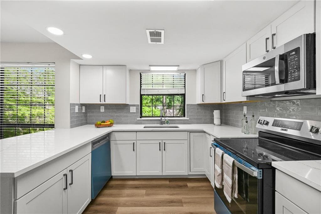 2 bedroom, 4 bathroom, 1,708 sq ft townhouse for sale at 3038 Steeplechase, Alpharetta, GA 30004 — photo 3