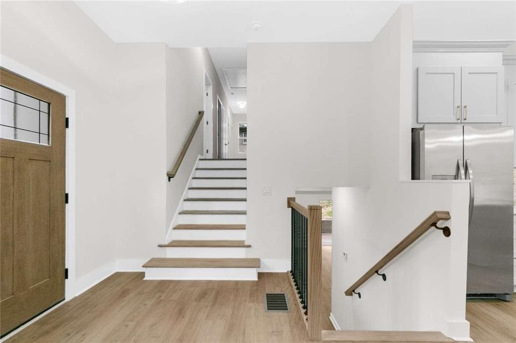 4 bedroom, 3 bathroom, 2,300 sq ft single family residence for sale at 2911 Pine Valley Circle, Atlanta, GA 30344 — photo 4