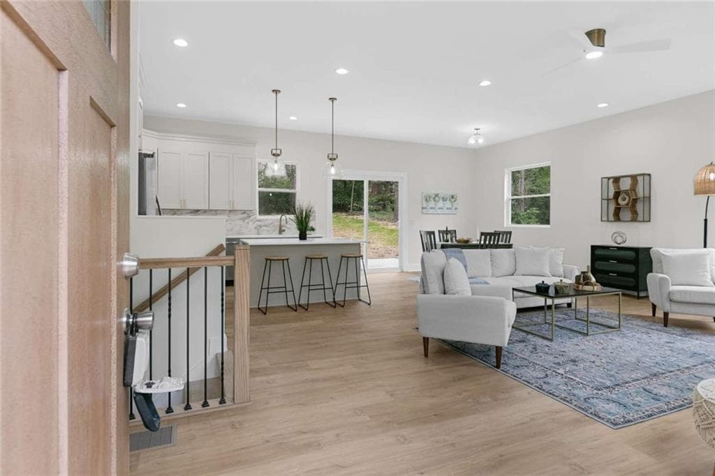 4 bedroom, 3 bathroom, 2,300 sq ft single family residence for sale at 2911 Pine Valley Circle, Atlanta, GA 30344 — photo 5