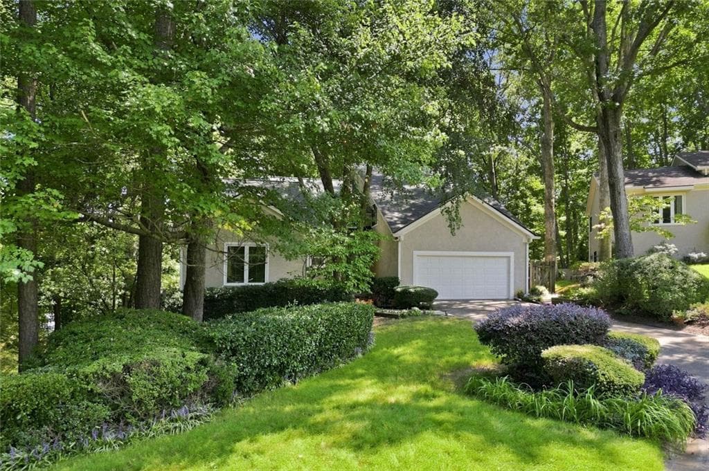 4 bedroom, 4 bathroom, 4,226 sq ft single family residence for sale at 2267 Belle Vista Court, Marietta, GA 30062 — photo 2