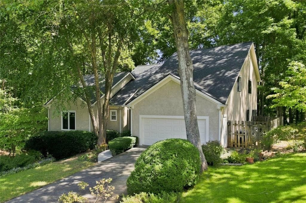 4 bedroom, 4 bathroom, 4,226 sq ft single family residence for sale at 2267 Belle Vista Court, Marietta, GA 30062 — photo 3