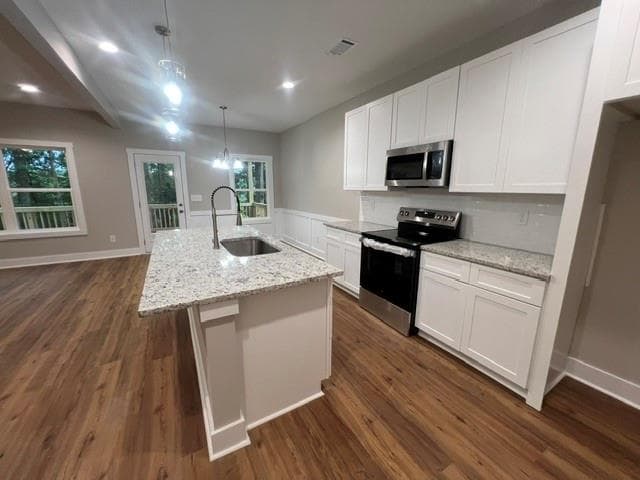 3 bedroom, 3 bathroom, 1,894 sq ft single family residence for sale at 296 Stonington Drive, Mount Airy, GA 30563 — photo 8