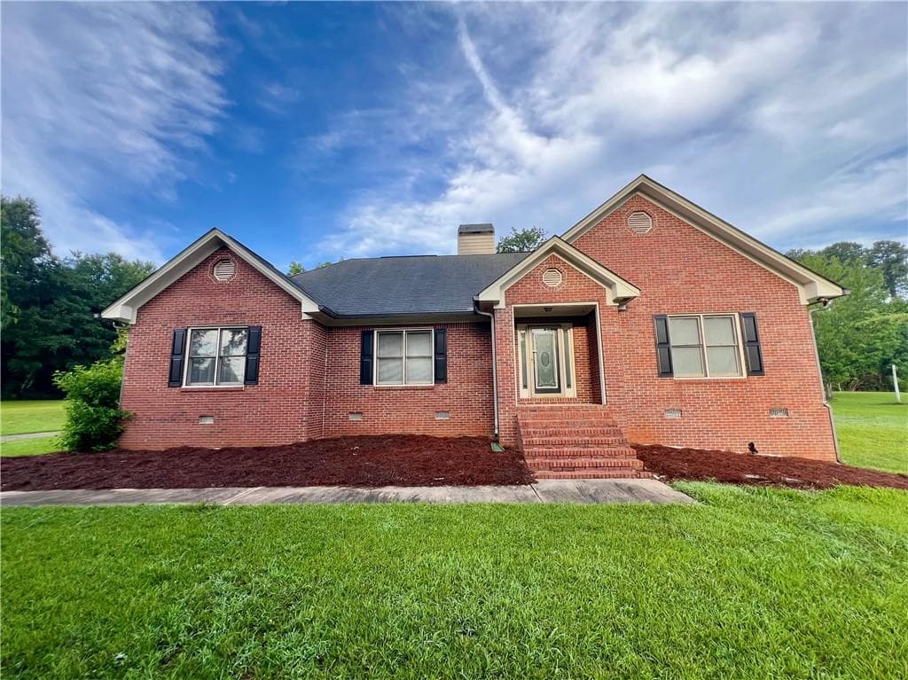3 bedroom, 2 bathroom, 1,997 sq ft single family residence for sale at 125 Wedgefield Drive, Mcdonough, GA 30252 — photo 1 of 32