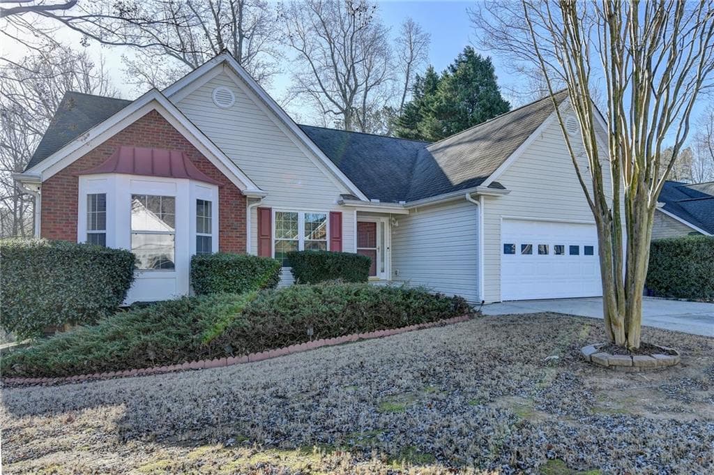 3 bedroom, 2 bathroom, 1,971 sq ft single family residence for sale at 1725 Patrick Mill Place, Buford, GA 30518 — photo 2