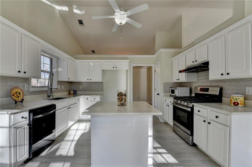 3 bedroom, 2 bathroom, 1,971 sq ft single family residence for sale at 1725 Patrick Mill Place, Buford, GA 30518 — photo 10