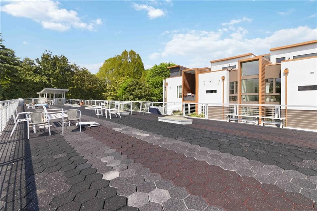 2 bedroom, 2 bathroom, 848 sq ft condominium for sale at 964 Dekalb Avenue 110, Atlanta, GA 30307 — photo 6