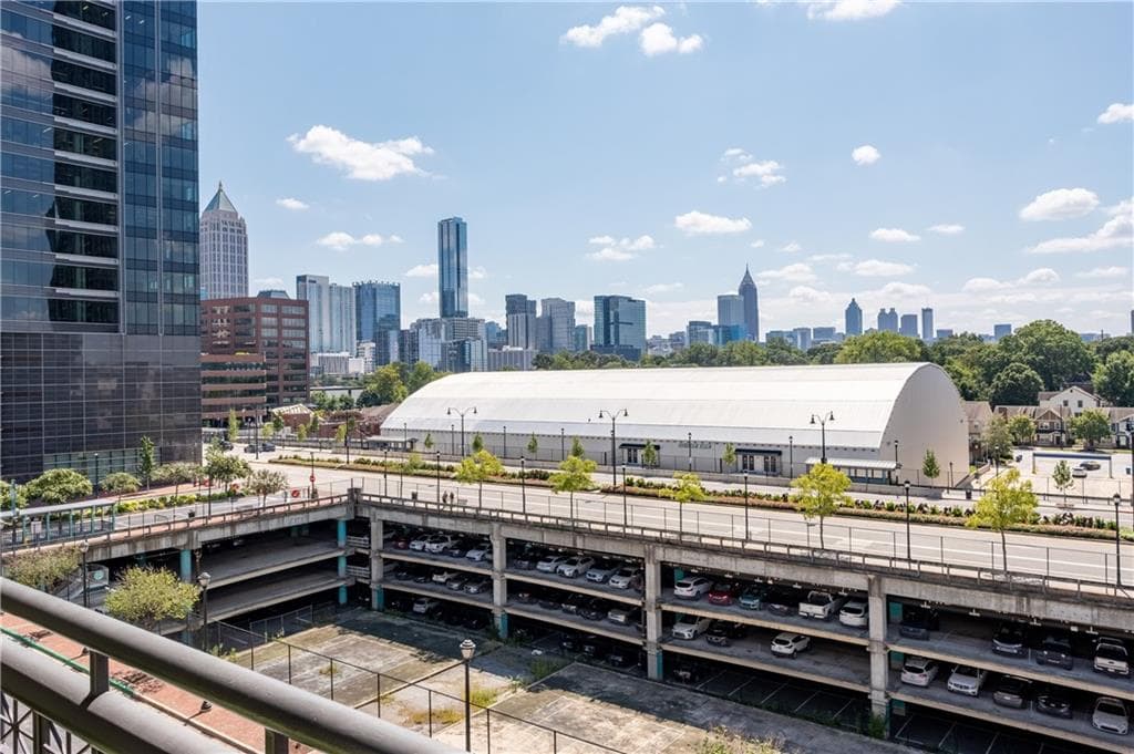 2 bedroom, 2 bathroom, 1,094 sq ft condominium for sale at 260 18th Street 10304, Atlanta, GA 30363 — photo 2
