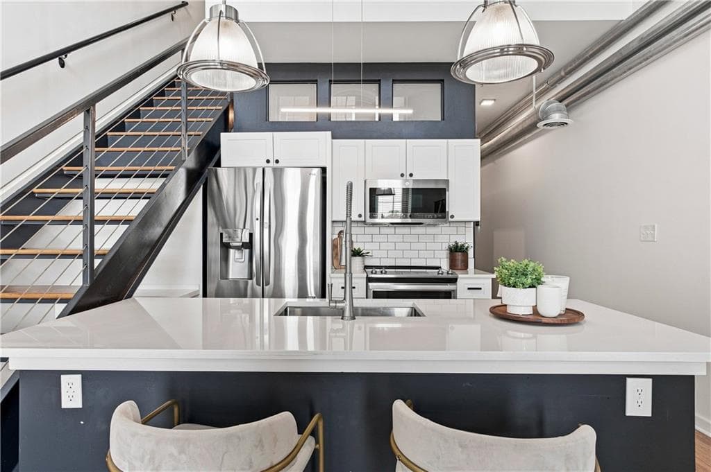 2 bedroom, 2 bathroom, 1,094 sq ft condominium for sale at 260 18th Street 10304, Atlanta, GA 30363 — photo 3