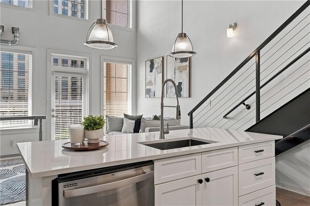 2 bedroom, 2 bathroom, 1,094 sq ft condominium for sale at 260 18th Street 10304, Atlanta, GA 30363 — photo 8