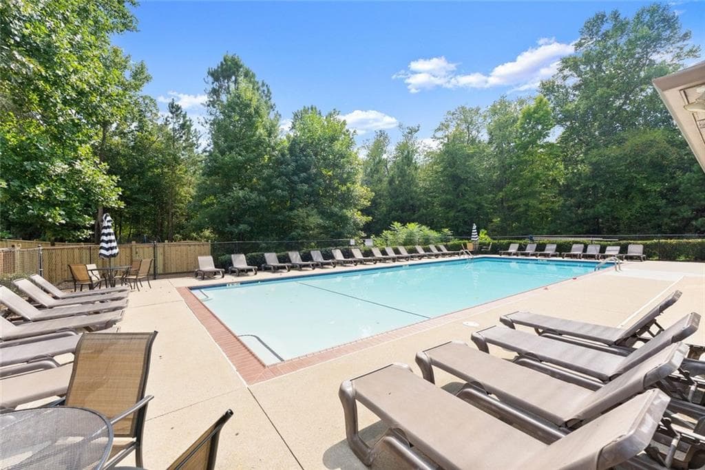 5 bedroom, 4 bathroom, 3,710 sq ft single family residence for sale at 5815 Crest Oak Way, Cumming, GA 30028 — photo 3