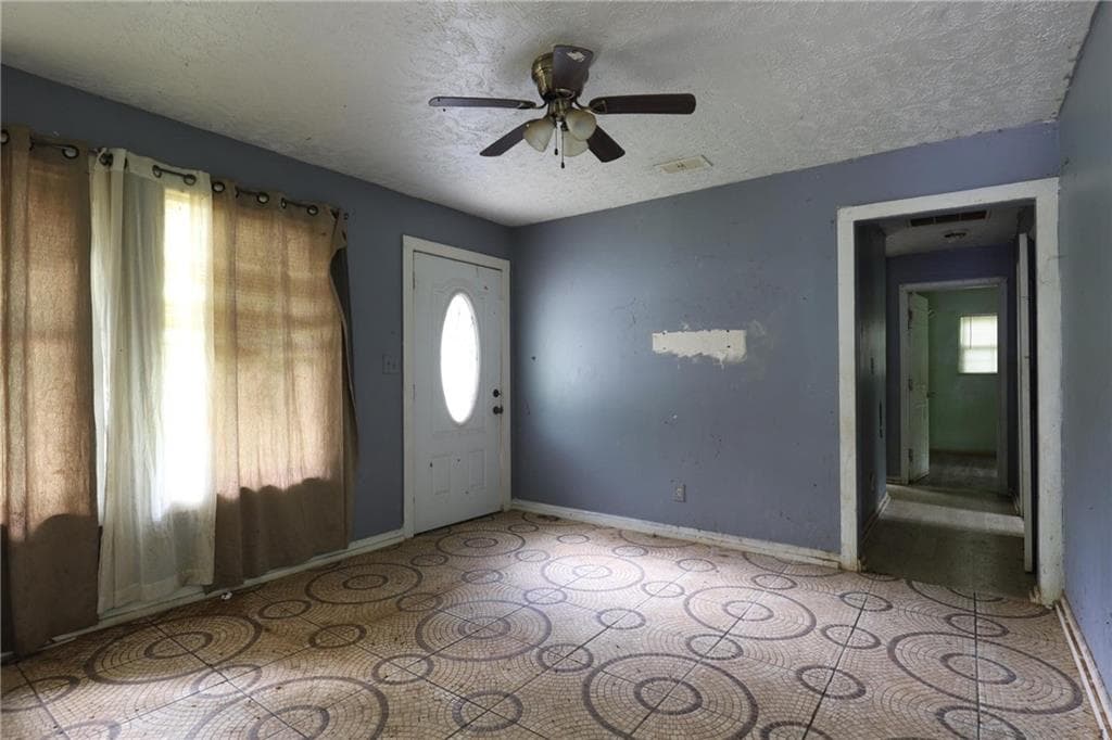 2 bedroom, 1 bathroom, 784 sq ft single family residence for sale at 6096 Blackhawk Trail, Mableton, GA 30126 — photo 2