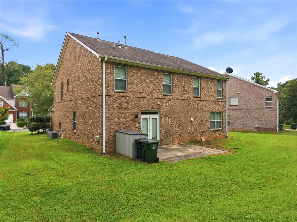 4 bedroom, 3 bathroom, 3,274 sq ft single family residence for rent at 2196 Kingswood Drive, Morrow, GA 30260 for $2,350 a month — photo 3