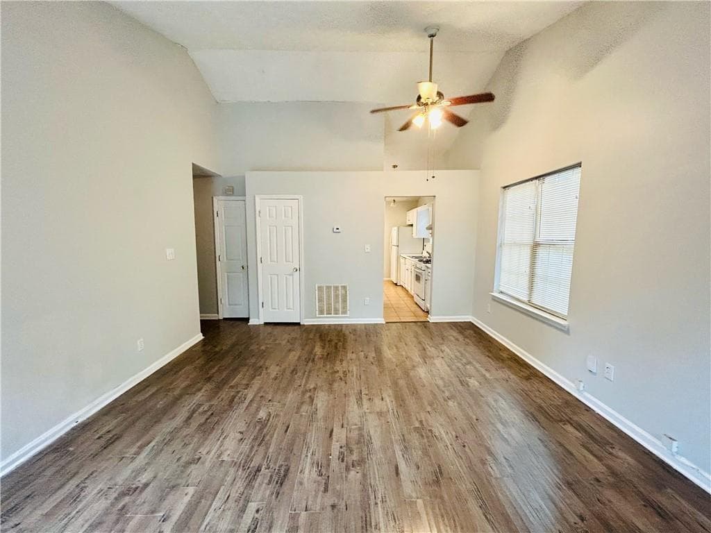3 bedroom, 2 bathroom, 1,056 sq ft townhouse for rent at 4058 Heritage Valley Court, Norcross, GA 30093 for $1,700 a month — photo 2