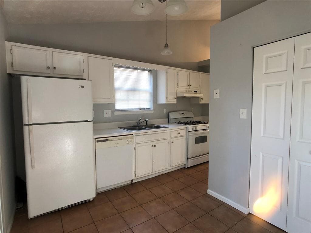 3 bedroom, 2 bathroom, 1,056 sq ft townhouse for rent at 4058 Heritage Valley Court, Norcross, GA 30093 for $1,700 a month — photo 4