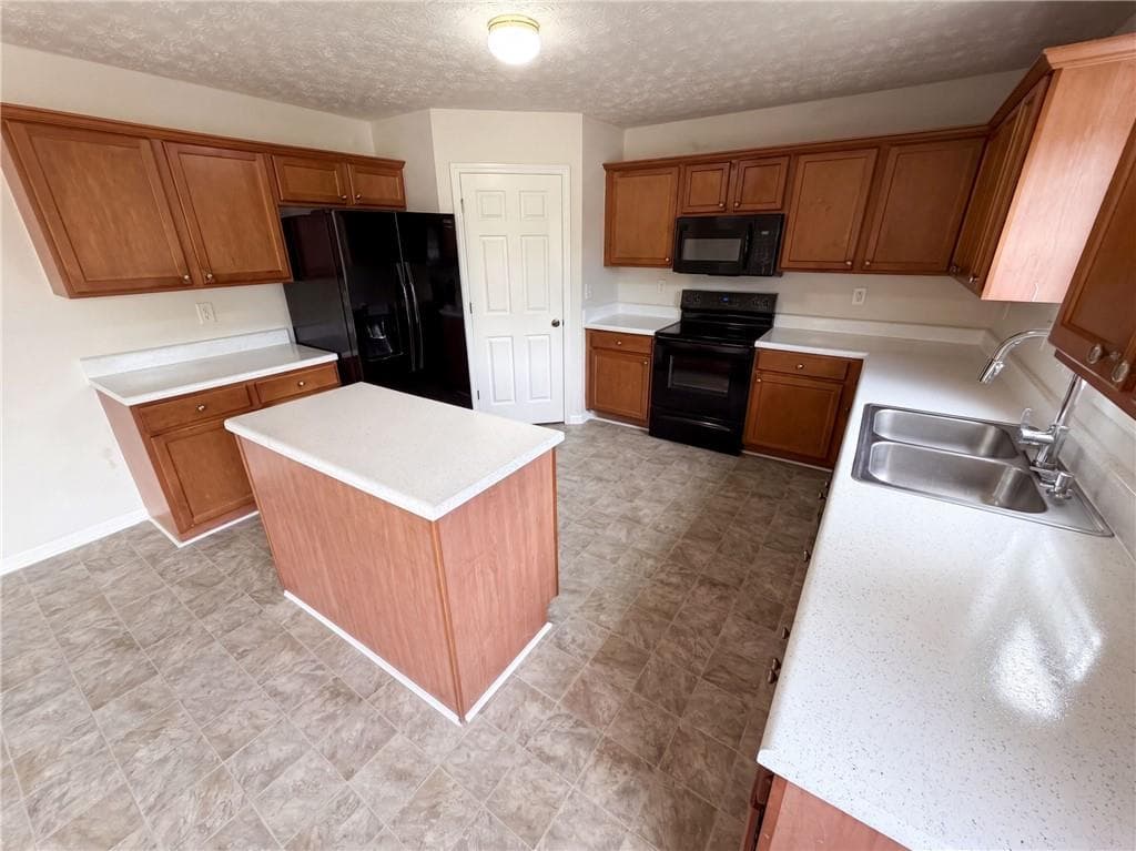 5 bedroom, 3 bathroom, 4,509 sq ft single family residence for sale at 910 Paper Creek Drive, Lawrenceville, GA 30046 — photo 2