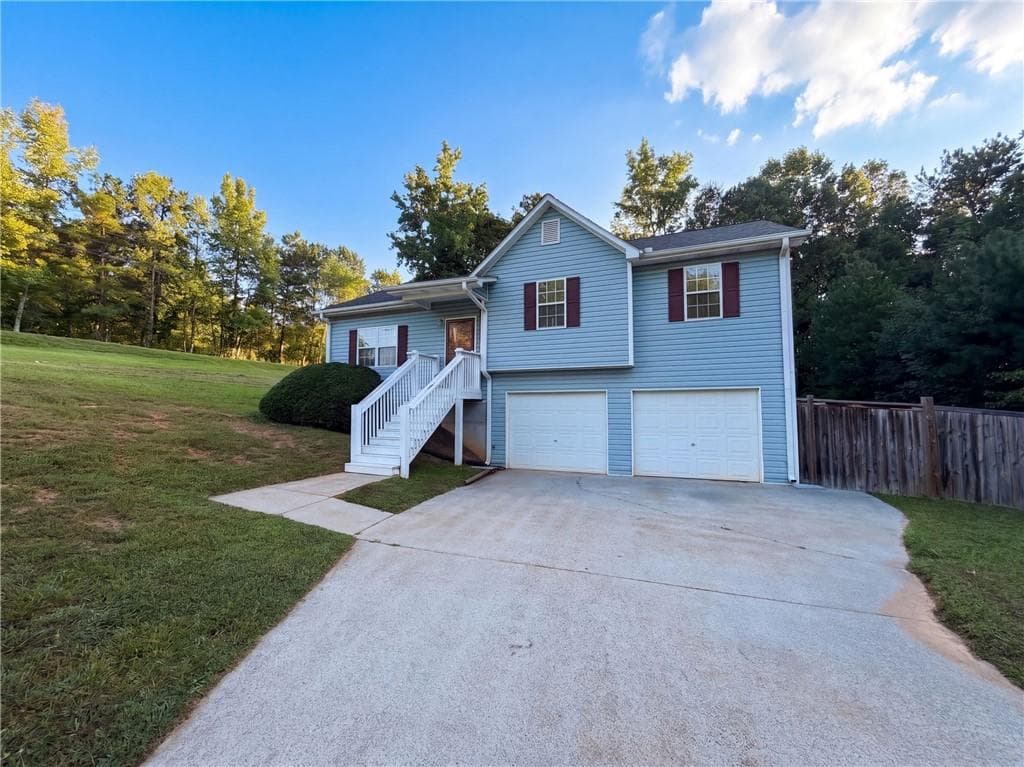 3 bedroom, 2 bathroom, 1,805 sq ft single family residence under contract at 100 Betty Lane, Carrollton, GA 30116