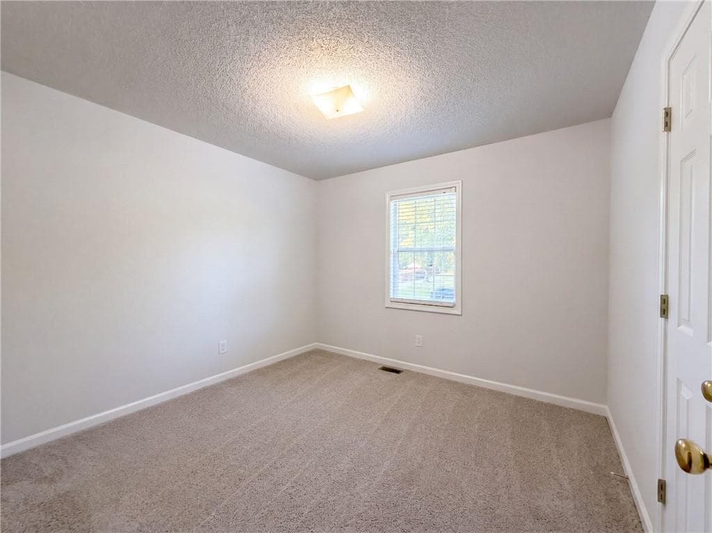 3 bedroom, 2 bathroom, 1,805 sq ft single family residence under contract at 100 Betty Lane, Carrollton, GA 30116 — photo 9