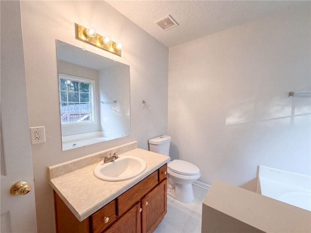 3 bedroom, 2 bathroom, 1,805 sq ft single family residence under contract at 100 Betty Lane, Carrollton, GA 30116 — photo 10