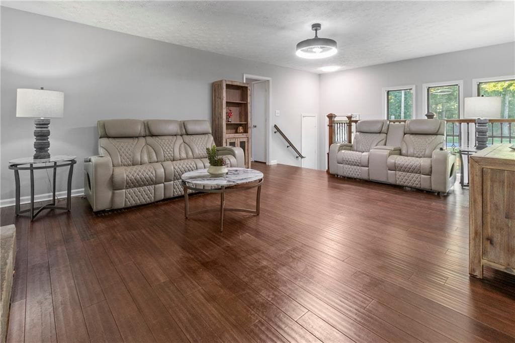 3 bedroom, 2 bathroom, 2,032 sq ft single family residence for sale at 5792 Stonehaven Drive, Kennesaw, GA 30152 — photo 3