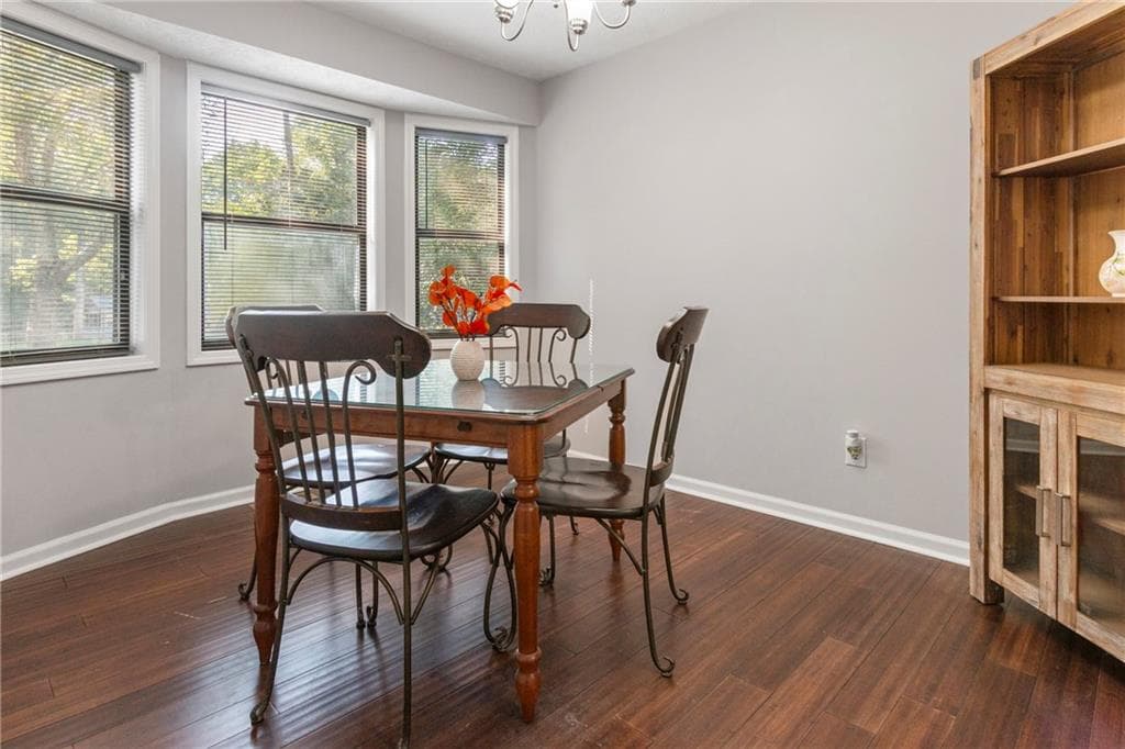3 bedroom, 2 bathroom, 2,032 sq ft single family residence for sale at 5792 Stonehaven Drive, Kennesaw, GA 30152 — photo 7