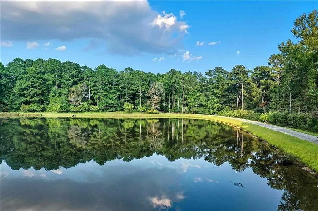 5 bedroom, 5 bathroom, 5,059 sq ft single family residence for sale at 707 Highway 314, Fayetteville, GA 30214 — photo 3