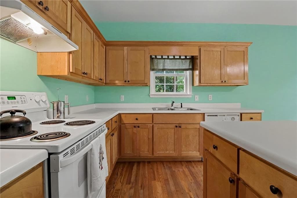 3 bedroom, 3 bathroom, 2,142 sq ft single family residence under contract at 4005 Fraser Circle, Gainesville, GA 30506 — photo 10