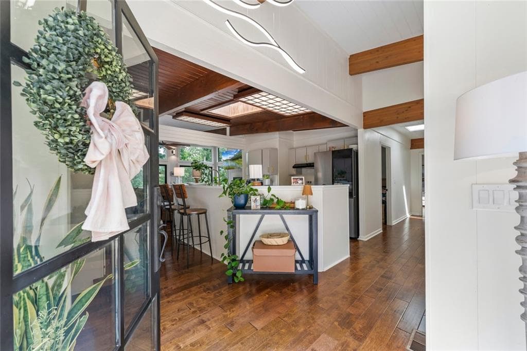 3 bedroom, 2 bathroom, 2,000 sq ft single family residence for sale at 6570 Bermuda Lane, Flowery Branch, GA 30542 — photo 5