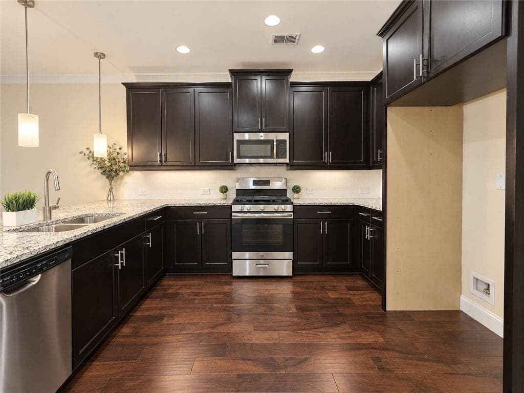 3 bedroom, 4 bathroom, 2,145 sq ft townhouse for sale at 2982 Hartford Mill Place, Duluth, GA 30097 — photo 3