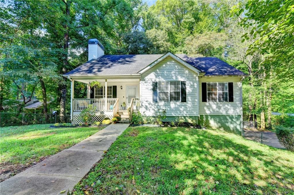 3 bedroom, 2 bathroom, 1,196 sq ft home for sale at 16 River Oak Court, Dawsonville, GA