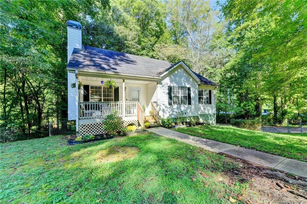 3 bedroom, 2 bathroom, 1,196 sq ft single family residence for sale at 16 River Oak Court, Dawsonville, GA 30534 — photo 2