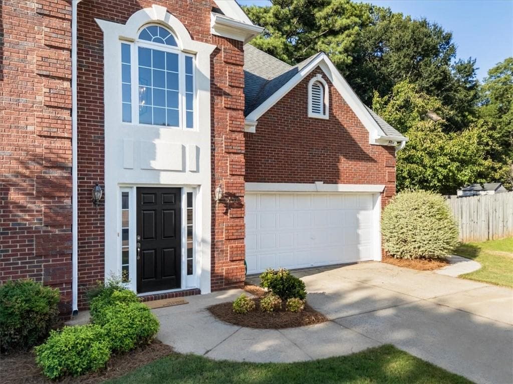 4 bedroom, 3 bathroom, 2,446 sq ft single family residence under contract at 140 Ashbrook Lane, Roswell, GA 30075 — photo 8