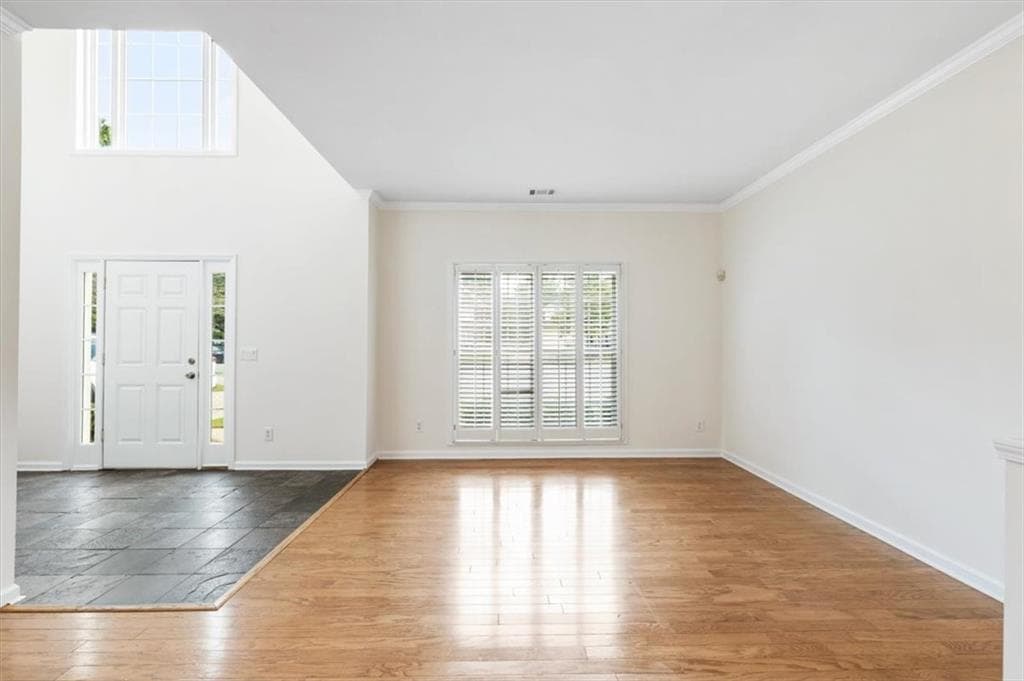 4 bedroom, 3 bathroom, 2,446 sq ft single family residence under contract at 140 Ashbrook Lane, Roswell, GA 30075 — photo 3