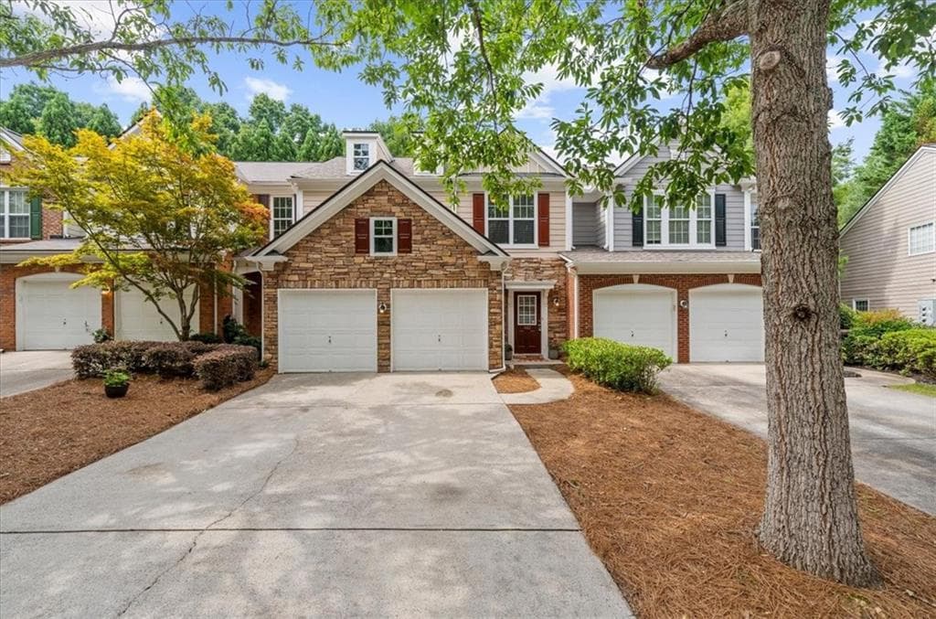 3 bedroom, 3 bathroom, 1,740 sq ft townhouse for rent at 1462 Bellsmith Drive, Roswell, GA 30076 for $2,500 a month