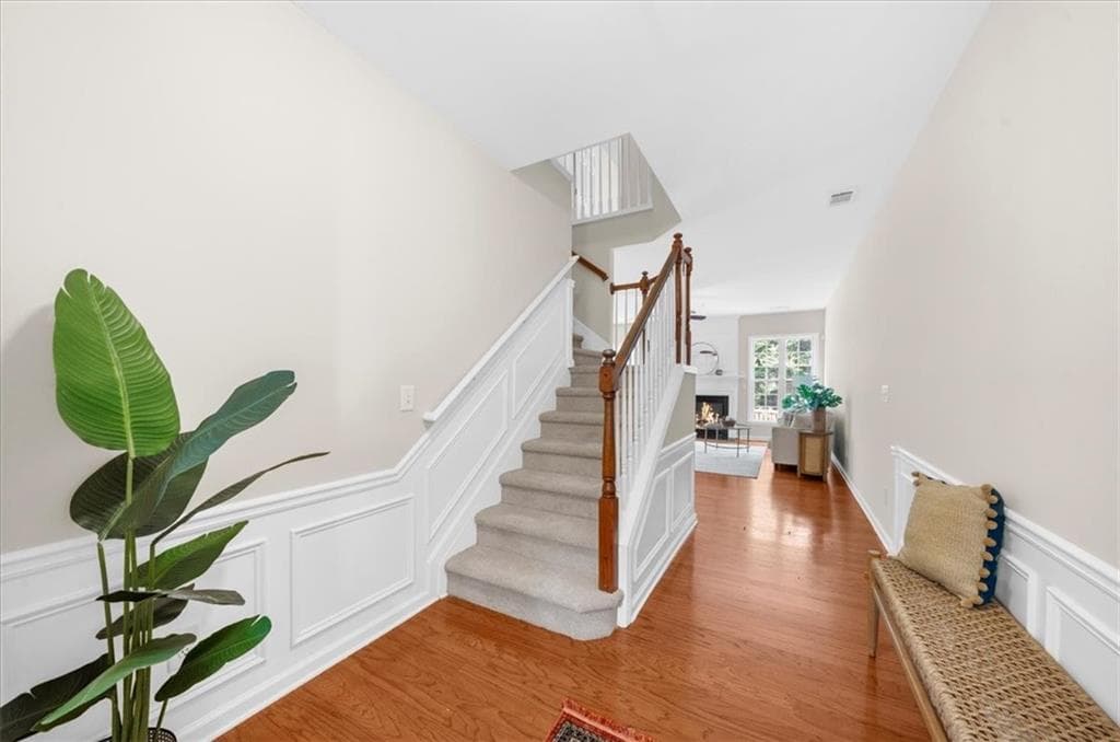 3 bedroom, 3 bathroom, 1,740 sq ft townhouse for rent at 1462 Bellsmith Drive, Roswell, GA 30076 for $2,500 a month — photo 2