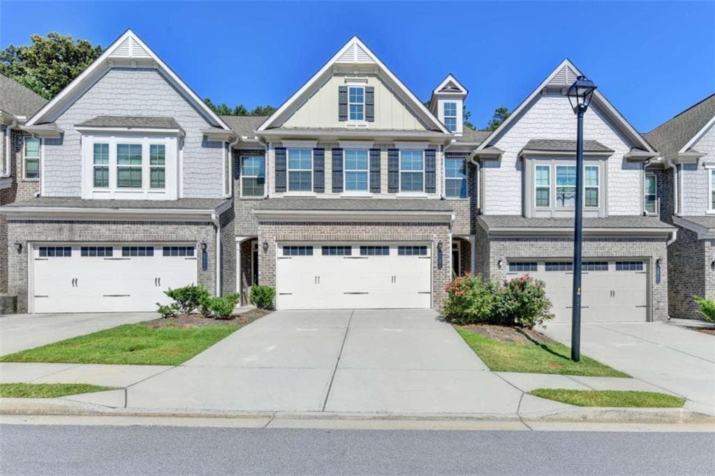 3 bedroom, 3 bathroom, 1,888 sq ft townhouse for sale at 1930 Lanier Harbor, Buford, GA 30518