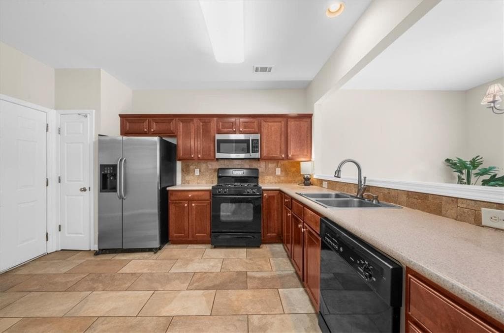 3 bedroom, 3 bathroom, 1,740 sq ft townhouse for rent at 1462 Bellsmith Drive, Roswell, GA 30076 for $2,500 a month — photo 7