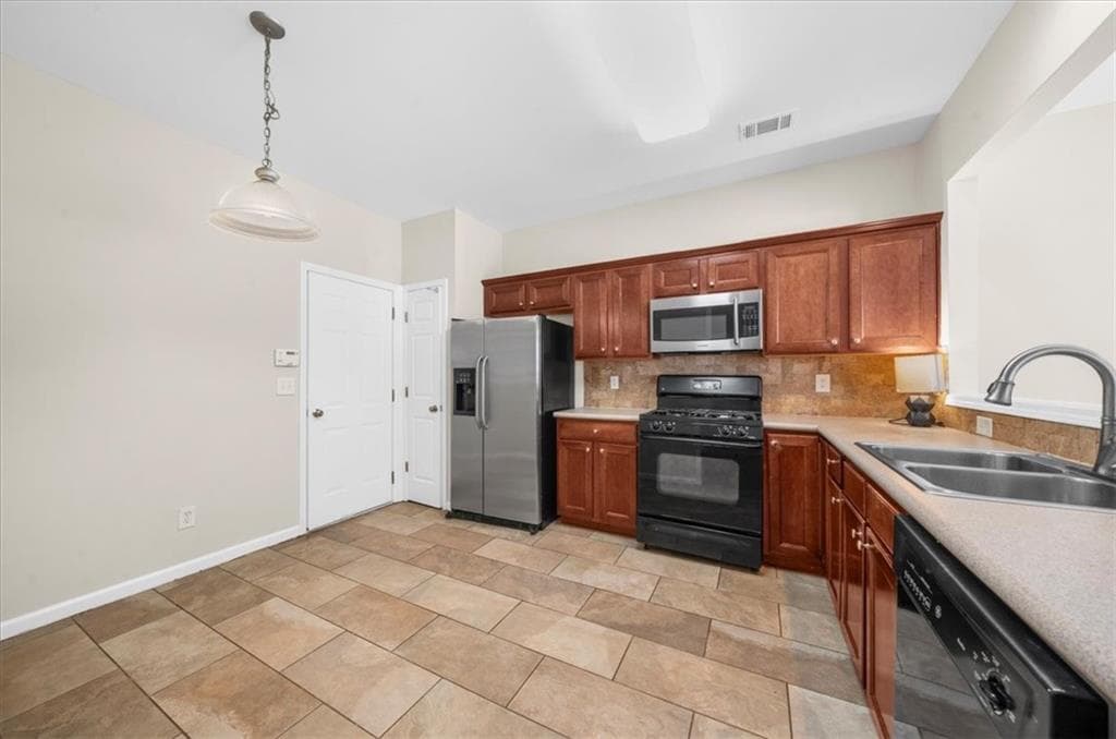 3 bedroom, 3 bathroom, 1,740 sq ft townhouse for rent at 1462 Bellsmith Drive, Roswell, GA 30076 for $2,500 a month — photo 8