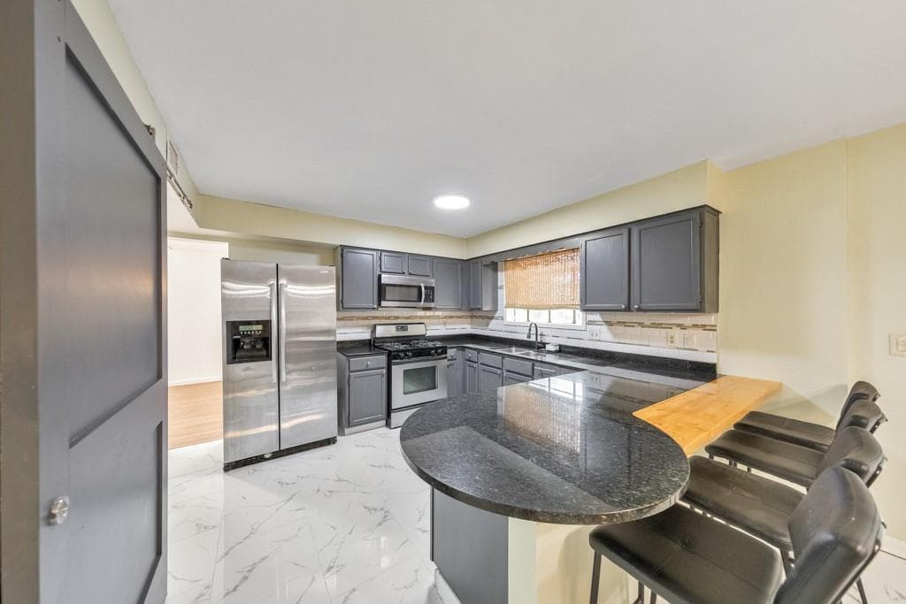 3 bedroom, 3 bathroom, 2,320 sq ft single family residence for sale at 4996 Terrace Green Trace, Stone Mountain, GA 30088 — photo 2