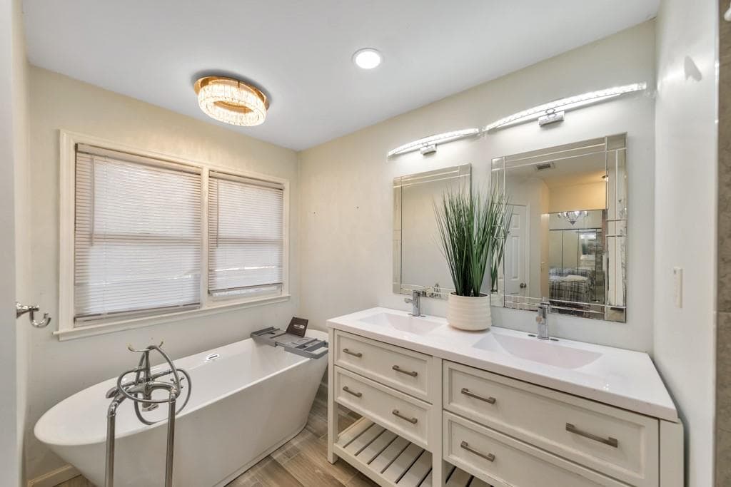 3 bedroom, 3 bathroom, 2,320 sq ft single family residence for sale at 4996 Terrace Green Trace, Stone Mountain, GA 30088 — photo 4