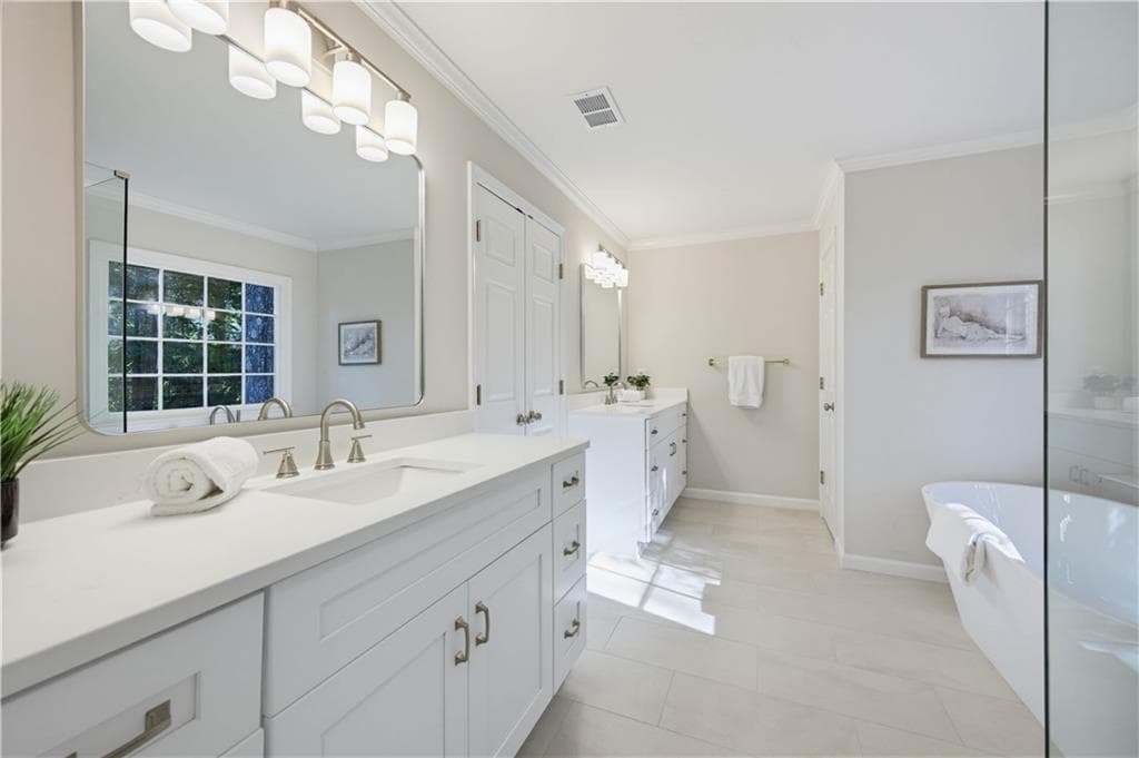 5 bedroom, 5 bathroom, 4,511 sq ft single family residence for sale at 125 Birkdale Court, Alpharetta, GA 30022 — photo 4