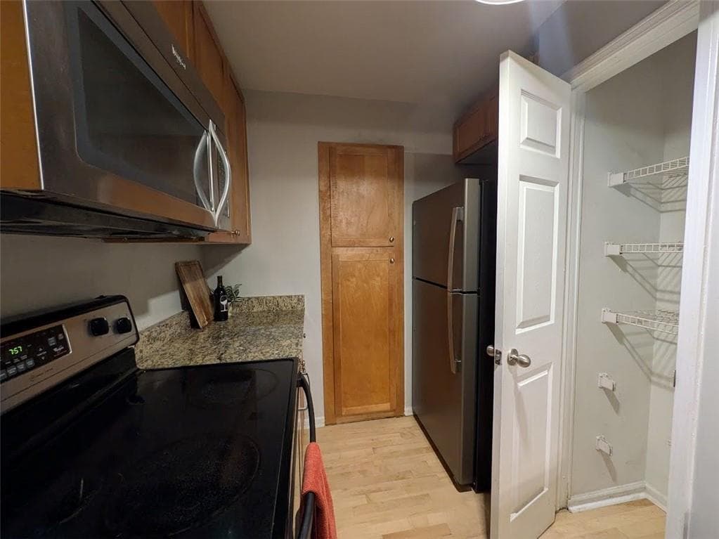 2 bedroom, 2 bathroom, 949 sq ft condominium for rent at 2657 Lenox Road 204, Atlanta, GA 30324 for $2,000 a month — photo 10