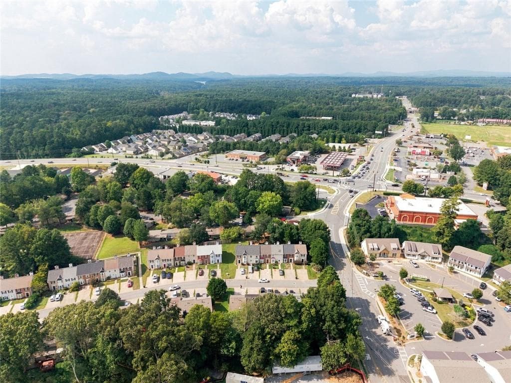 2 bedroom, 3 bathroom, 1,292 sq ft townhouse for sale at 5038 Jenny Drive, Acworth, GA 30101 — photo 4
