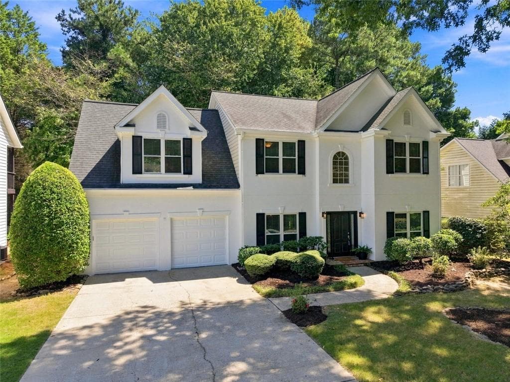 4 bedroom, 3 bathroom, 2,414 sq ft single family residence under contract at 10915 Kimball Crest Drive, Alpharetta, GA 30022 — photo 2
