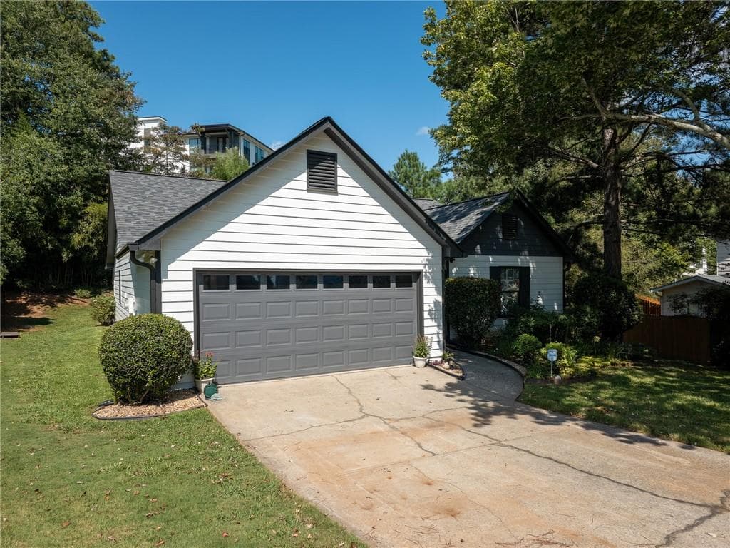 3 bedroom, 2 bathroom, 1,700 sq ft single family residence for sale at 3360 Northgate Lane, Duluth, GA 30096 — photo 1 of 22