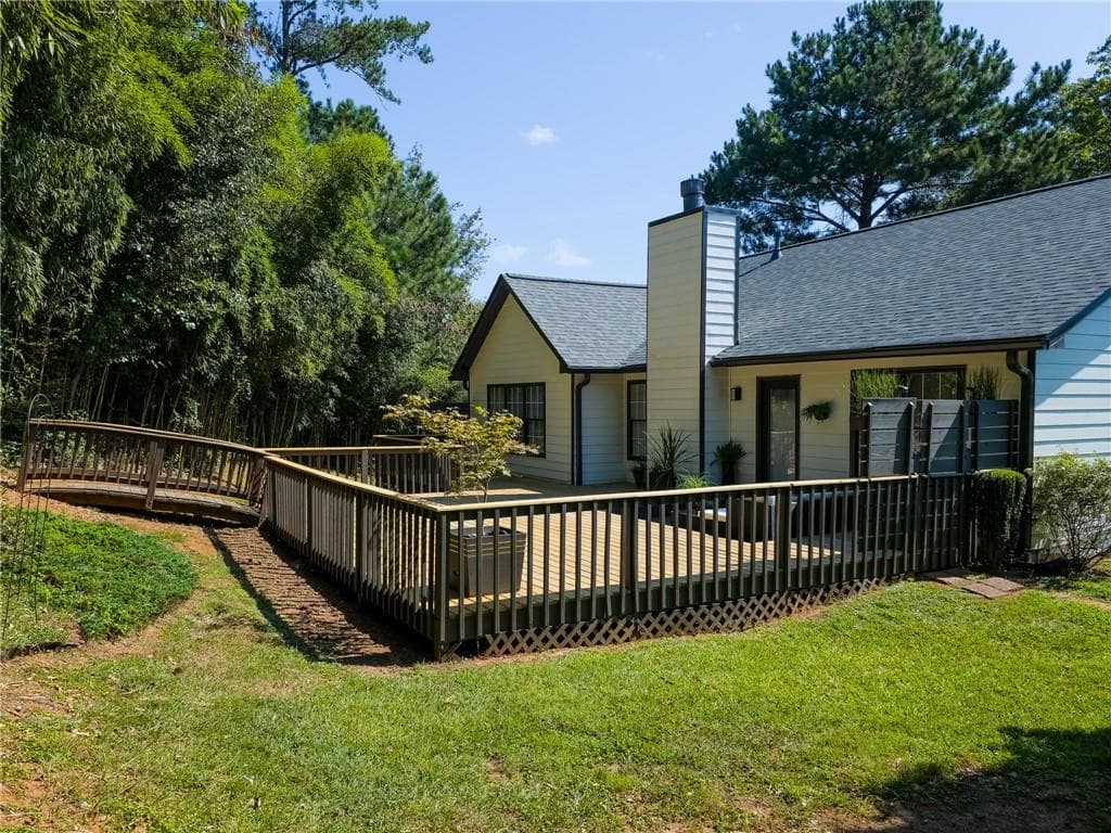 3 bedroom, 2 bathroom, 1,700 sq ft single family residence for sale at 3360 Northgate Lane, Duluth, GA 30096 — photo 3