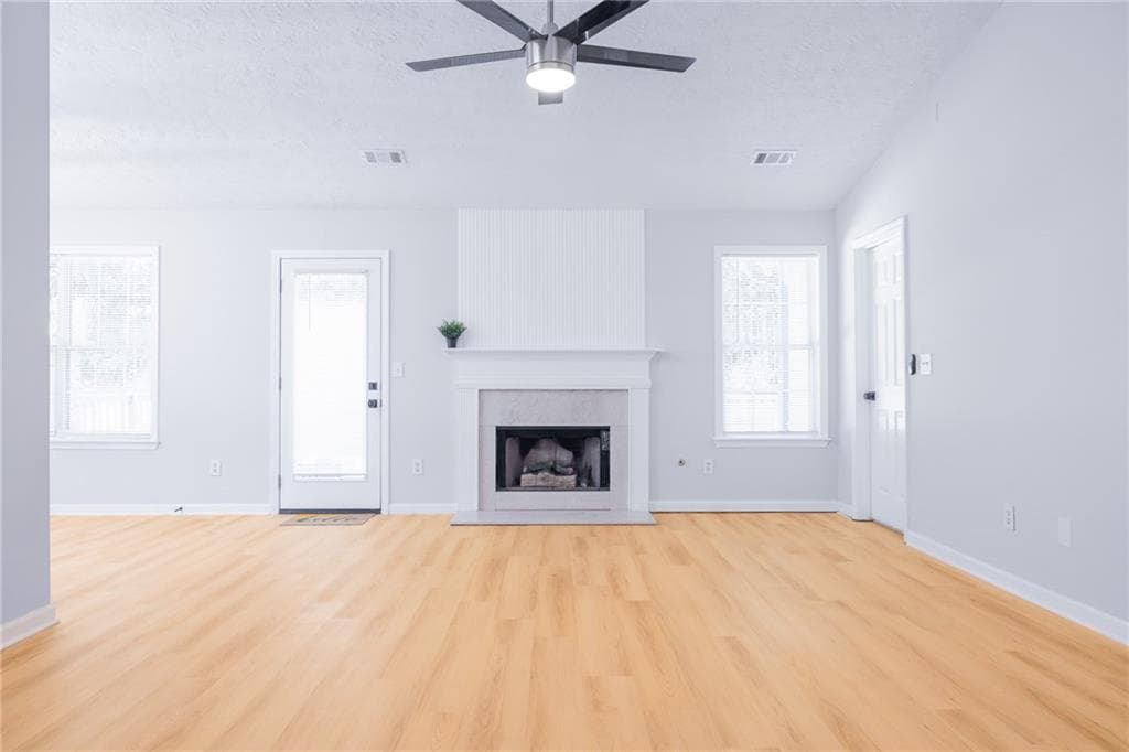 3 bedroom, 2 bathroom, 1,700 sq ft single family residence for sale at 3360 Northgate Lane, Duluth, GA 30096 — photo 4