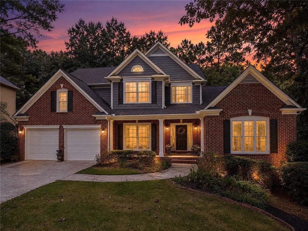 4 bedroom, 5 bathroom, 3,743 sq ft single family residence for sale at 8406 Avalon Court, Cumming, GA 30041 — photo 2